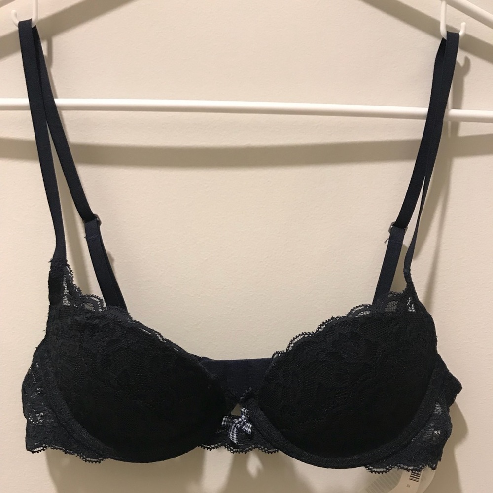 Gilly Hicks bra